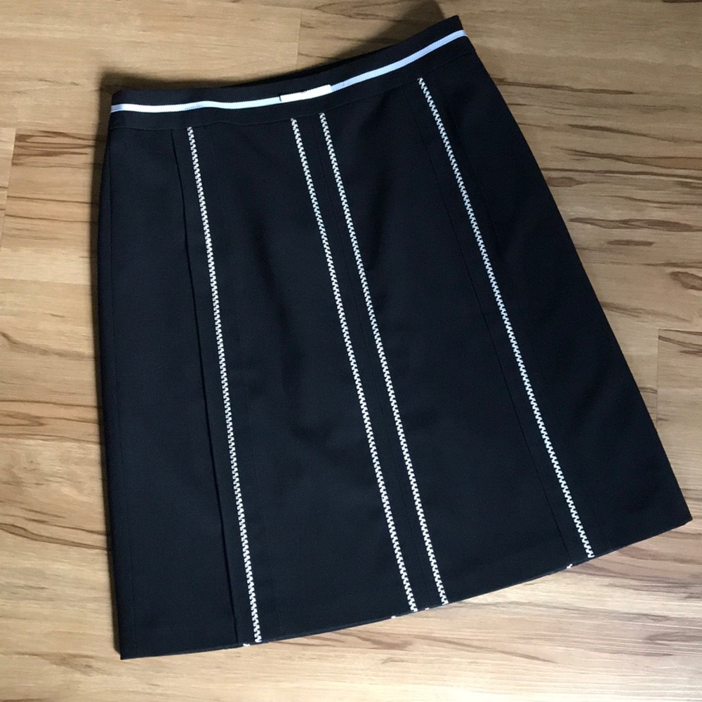 Ann Taylor Skirt. Black with white stitching – 2P